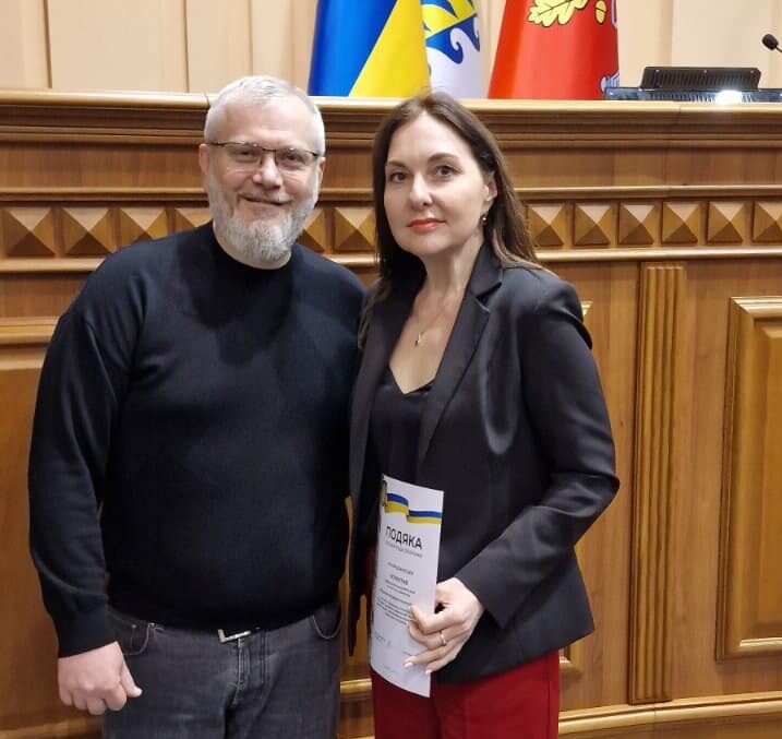 За період повномасштабного військового вторгнення РФ в Україну, колектив Криворізька гімназія №74 робив і робить все можливе для наближення перемоги, залучаючи батьківську і учнівську громади до активної волонтерської діяльності. Подяка колективу Криворізької гімназії №74 від голови ради оборони м.Кривого Рогу, Олександра Вілкула, мотивує не зупинятися, а навпаки ще більше працювати для підтримки наших військових та майбутньої перемоги України! Слава нашим героям! Слава Україні!